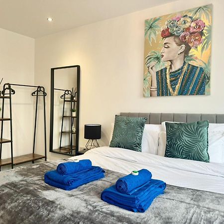 The Crown View - Luxury Apartment - Free Parking Nearby 해러게이트 외부 사진