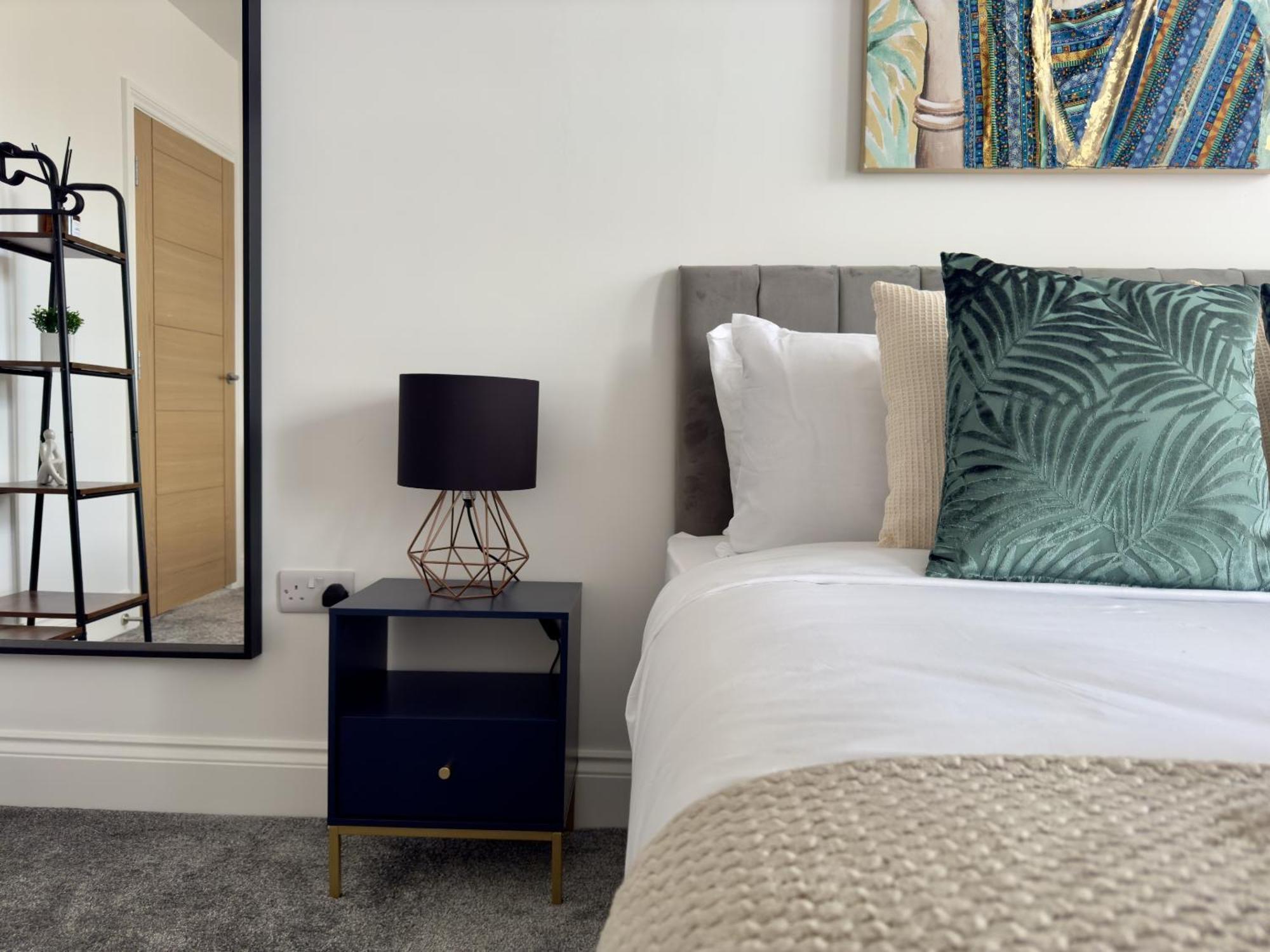 The Crown View - Luxury Apartment - Free Parking Nearby 해러게이트 외부 사진