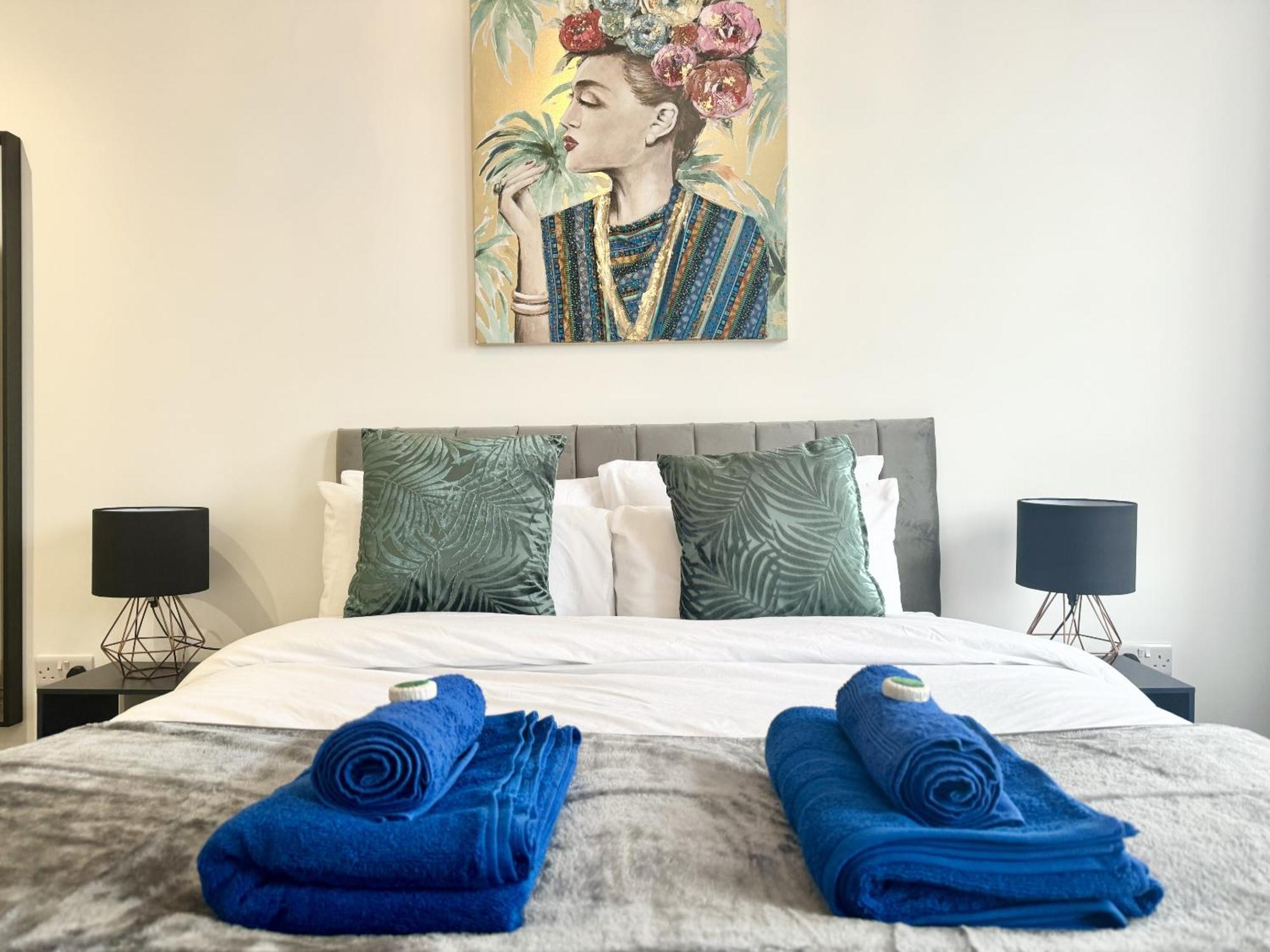 The Crown View - Luxury Apartment - Free Parking Nearby 해러게이트 외부 사진